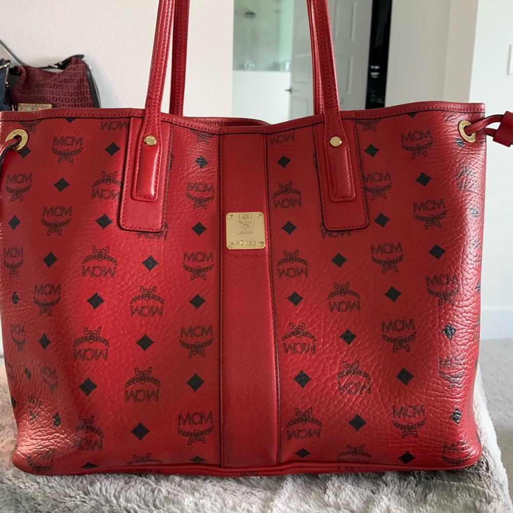 MCM Liz medium reversible tote bag, pouch, +dust.